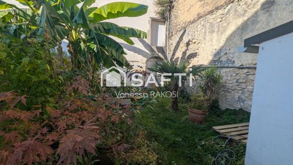 Saint Jean d'Angély, maison de 104 m² , 2 chambres et jardin