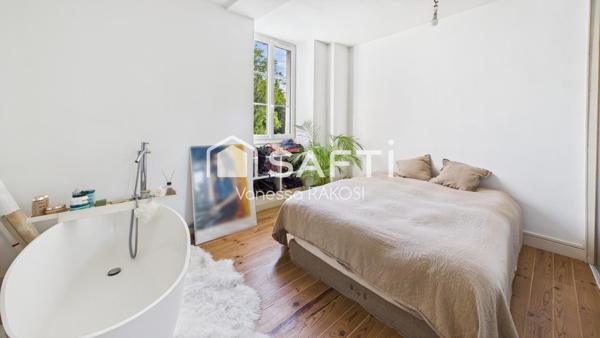 Saint Jean d'Angély, maison de 104 m² , 2 chambres et jardin