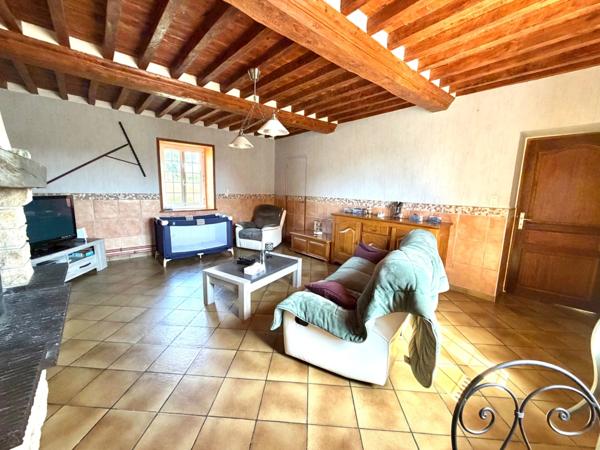 🌿 LES OUBEAUX (14230) – Domaine de charme avec chambres d’hôtes, roulotte et plus de 2,2 hectares