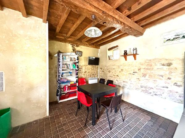 🌿 LES OUBEAUX (14230) – Domaine de charme avec chambres d’hôtes, roulotte et plus de 2,2 hectares