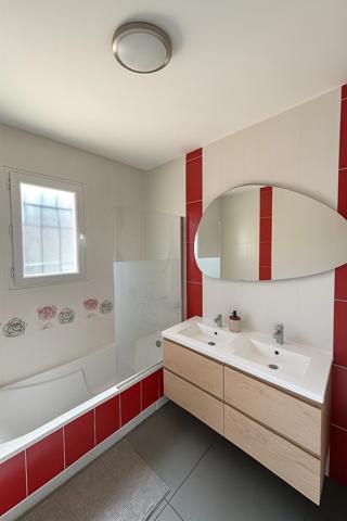 Maison Moderne avec Piscine - Au Cœur des Vignobles - LARNAGE (26) - Cadre de Vie Privilégié