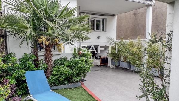 Maison non mitoyenne avec garage jardin et dépendance