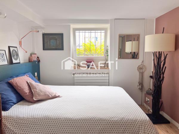 Maison non mitoyenne avec garage jardin et dépendance