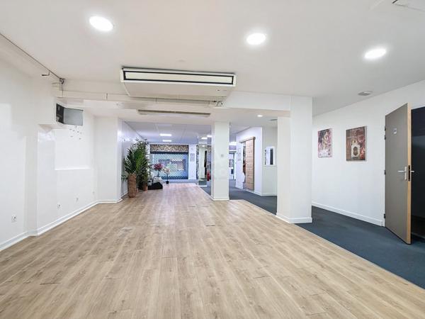 LOCAL ET MURS COMMERCIAUX A CHAMBERY