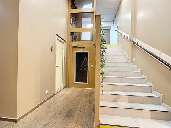 LOCAL ET MURS COMMERCIAUX A CHAMBERY