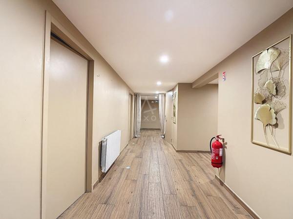 LOCAL ET MURS COMMERCIAUX A CHAMBERY