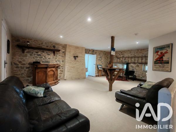 Maison à vendre 8 pièces 175 m² Terres-de-Haute-Charente