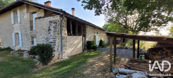 Maison à vendre 8 pièces 175 m² Terres-de-Haute-Charente