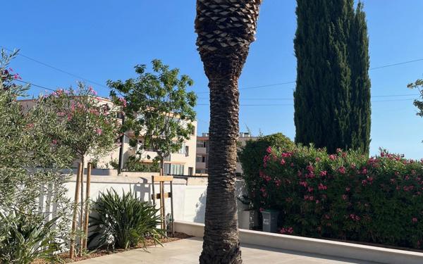 Maison à vendre    4 pièces •  Saint-Cyr-sur-Mer