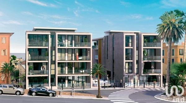 Appartement 2 pièces de 38 m² à Beausoleil (06240)