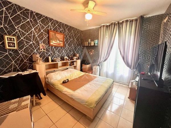 LA COURONNE  - MAISON DE PLAIN PIED AVEC PISCINE - 125 M2