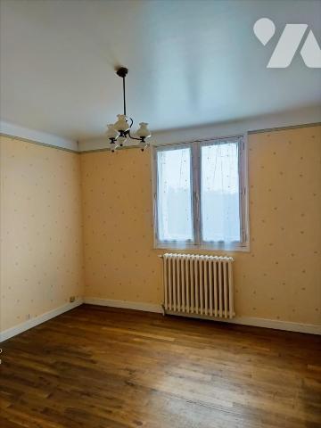 LA GACILLY - 143/178M - A 5mns du centre - Pavillon sur sous sol comprenant R.D.C. surélevé de ...