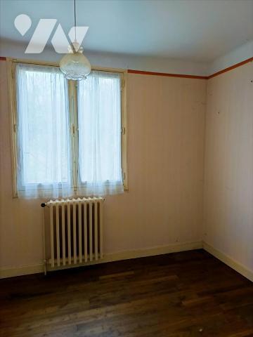 LA GACILLY - 143/178M - A 5mns du centre - Pavillon sur sous sol comprenant R.D.C. surélevé de ...