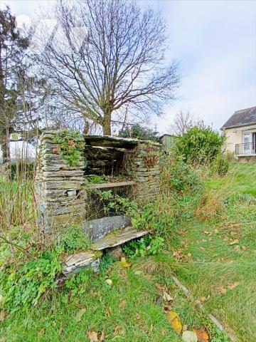 LA GACILLY - 143/178M - A 5mns du centre - Pavillon sur sous sol comprenant R.D.C. surélevé de ...