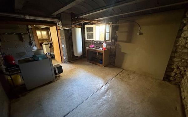 Maison à vendre    5 pièces •  Thésée