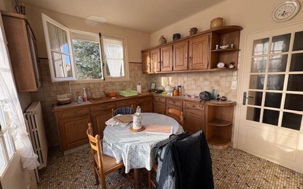 Maison à vendre    5 pièces •  Thésée