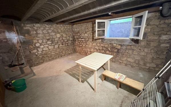 Maison à vendre    5 pièces •  Thésée