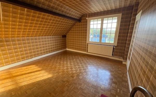 Maison à vendre    5 pièces •  Thésée