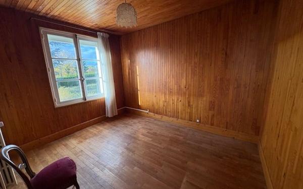 Maison à vendre    5 pièces •  Thésée