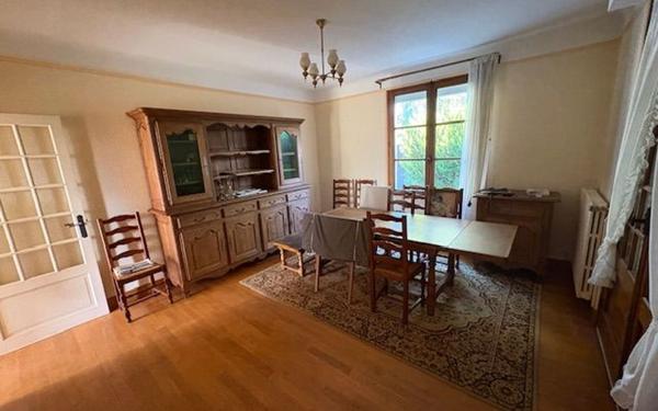 Maison à vendre    5 pièces •  Thésée