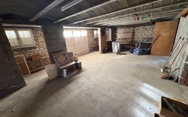 Maison à vendre    5 pièces •  Thésée