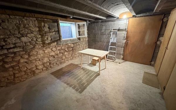 Maison à vendre    5 pièces •  Thésée