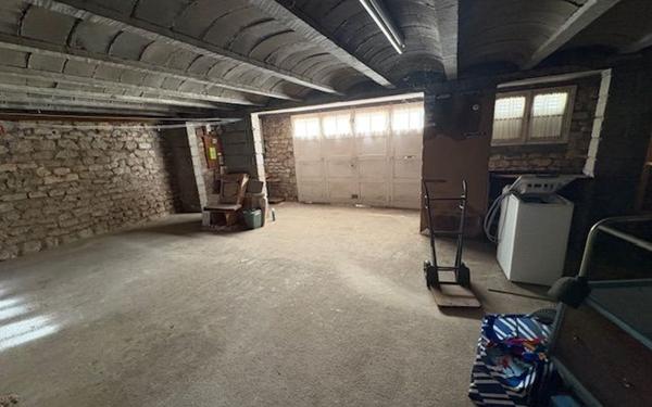 Maison à vendre    5 pièces •  Thésée