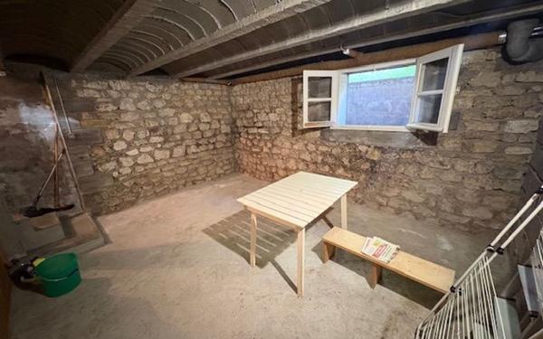 Maison à vendre    5 pièces •  Thésée