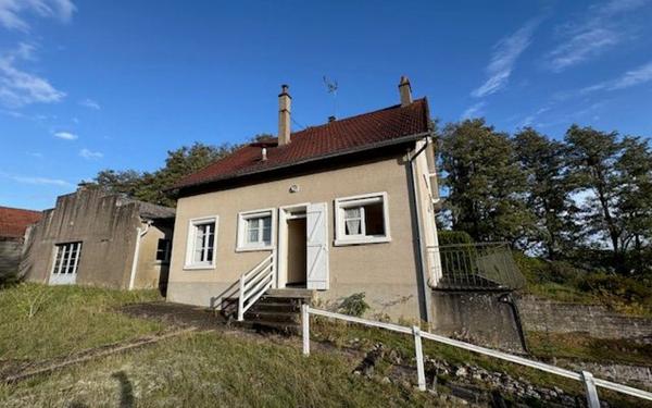 Maison à vendre    5 pièces •  Thésée