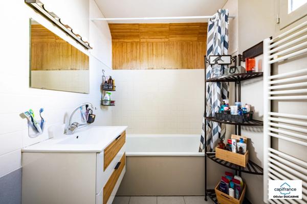 Maison louée à vendre, 6 pièces GENLIS (21) pour investisseur, 4 chambres, terrain arboré et garage