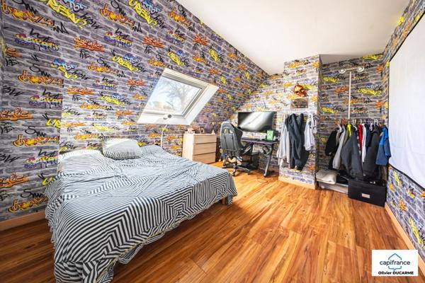 Maison louée à vendre, 6 pièces GENLIS (21) pour investisseur, 4 chambres, terrain arboré et garage