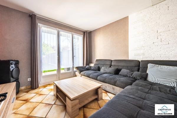 Maison louée à vendre, 6 pièces GENLIS (21) pour investisseur, 4 chambres, terrain arboré et garage