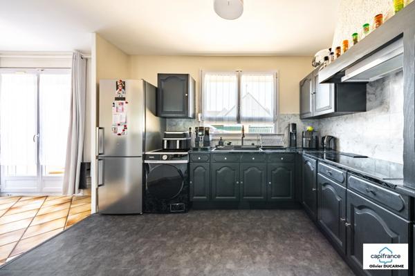 Maison louée à vendre, 6 pièces GENLIS (21) pour investisseur, 4 chambres, terrain arboré et garage
