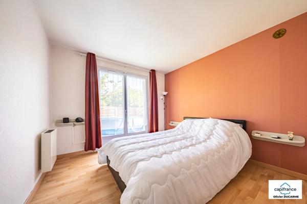 Maison louée à vendre, 6 pièces GENLIS (21) pour investisseur, 4 chambres, terrain arboré et garage