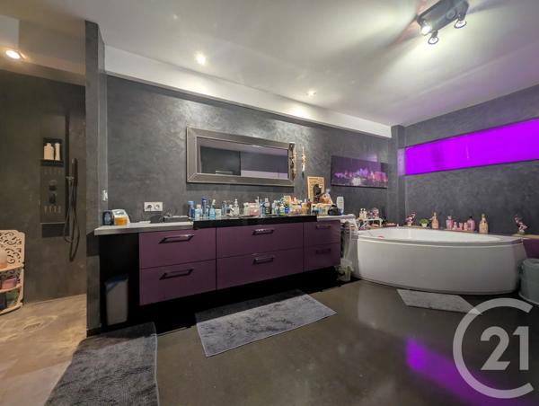 Maison à vendre  5 pièces - 189 m 2   LES AVENIERES VEYRINS THUELLIN  - 38
