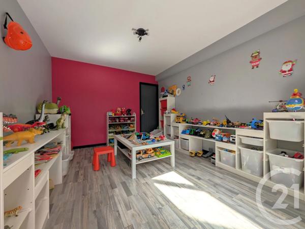 Maison à vendre  5 pièces - 189 m 2   LES AVENIERES VEYRINS THUELLIN  - 38