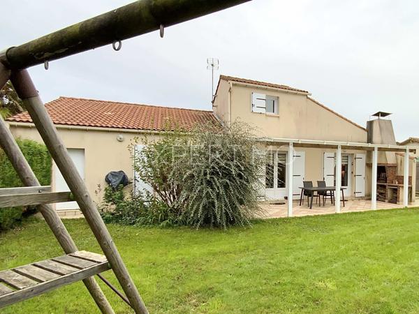 Saint-Vincent-sur-Jard (85520) JARD-SUR-MER, PROCHE PLAGE- T4 de 85m2 3 chambres dont 2 de plain-pied - Terrain de 490 m2