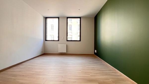 Dpt Finistère (29), à vendre CROZON centre appartement T3 de 52 m² Habitable - Terrasse - Cave