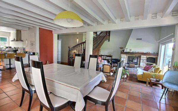 Maison à vendre    9 pièces •  Hasparren
