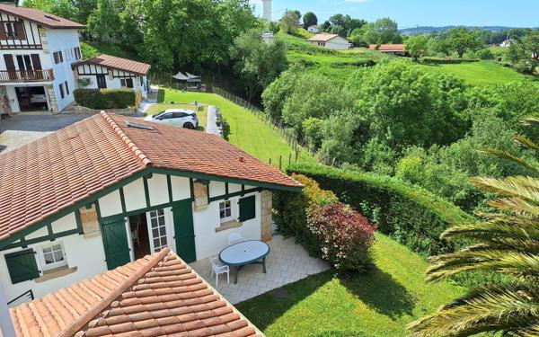 Maison à vendre    9 pièces •  Hasparren