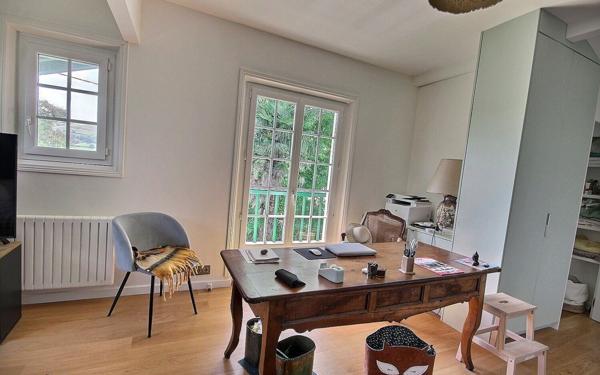 Maison à vendre    9 pièces •  Hasparren