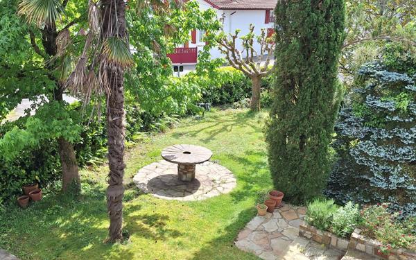 Maison à vendre    9 pièces •  Hasparren