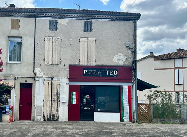 Immeuble avec local commercial et logement