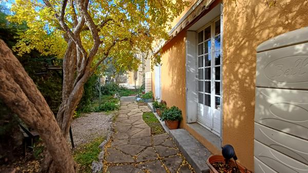 Narbonne (11100) Maison de Ville.