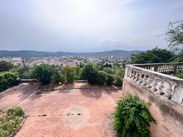 Villa à redécorer avec vue dominante – Draguignan