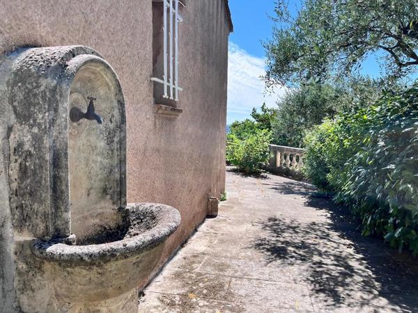Villa à redécorer avec vue dominante – Draguignan