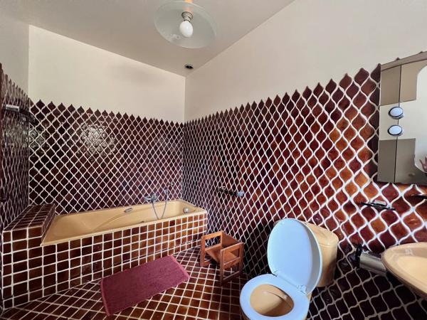 Villa à redécorer avec vue dominante – Draguignan