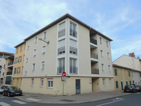 Appartement à louer    4 pièces • 81,60 m2 Oullins