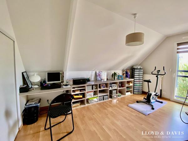 Maison familiale avec 4 chambres et garage