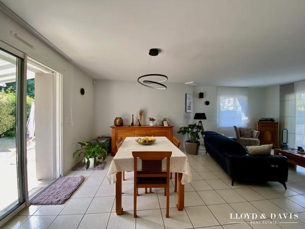 Maison familiale avec 4 chambres et garage